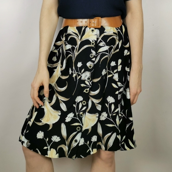 Large vintage Navy floral midi button-up skirt - Picture 5 of 8